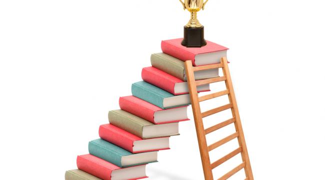 书籍好比一架梯子它能指引我们登上知识的殿堂