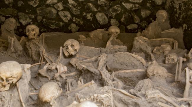 古代活人陪葬能在墓碑里活多久