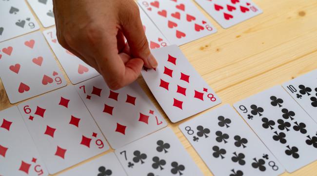 扑克牌的13张玩法是什么