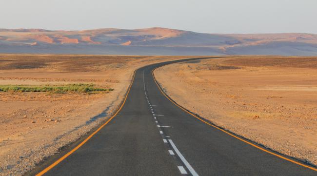介绍现代沙漠公路的书