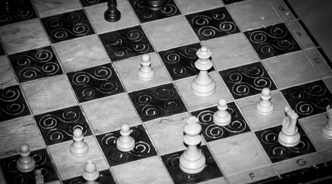 黑白象棋怎么玩