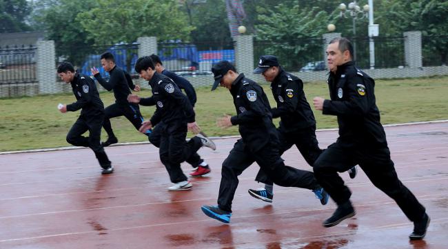 警校一般早上跑操多少米及格