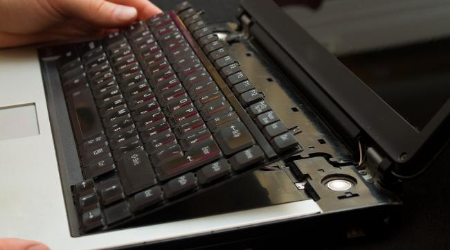 戴尔笔记本键盘怎么拆卸