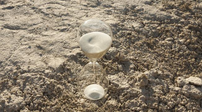沙漠玻璃是人造的吗