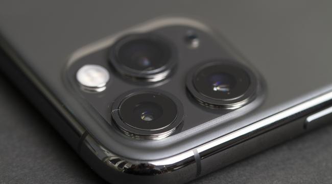 苹果12的两个摄像头怎么用的