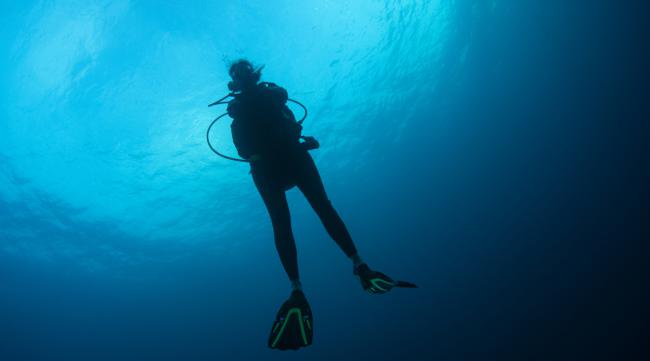自由潜水如何保持中性浮力的方法