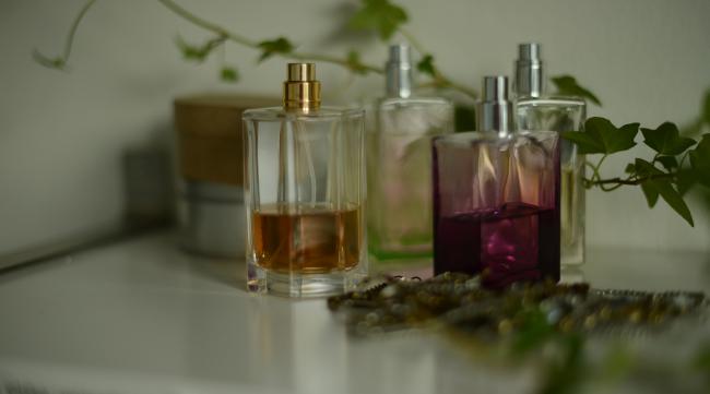 什么香水的香味能持续好几天呢