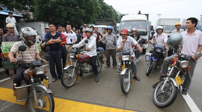 台湾考摩托车驾照要收费吗