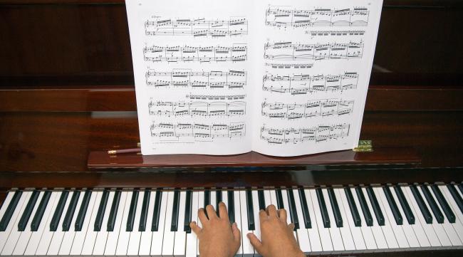 钢琴结尾的三种方法怎么写