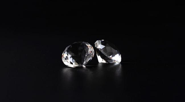 黑钻石最简单鉴定方法
