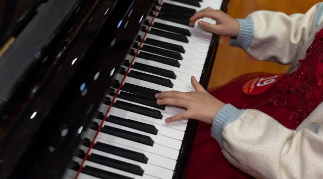 小朋友几岁适合学钢琴呢