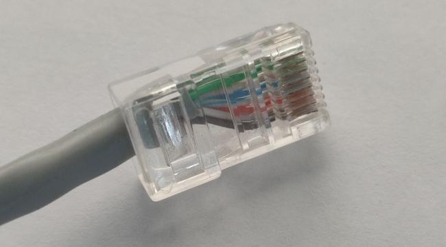 网线怎么连接到接线板上