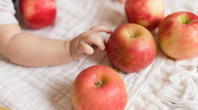 9个月宝宝可吃多少苹果汁