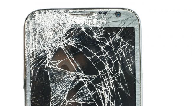 手机屏幕摔碎了能换屏幕吗