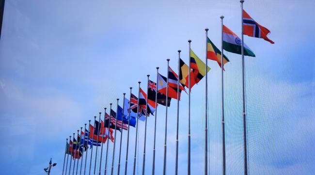 国际会议国旗摆放顺序