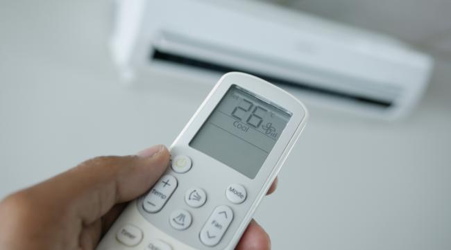 美的空调遥控器怎么用制热