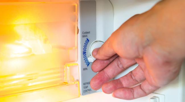 冰箱上的手指印如何去除掉