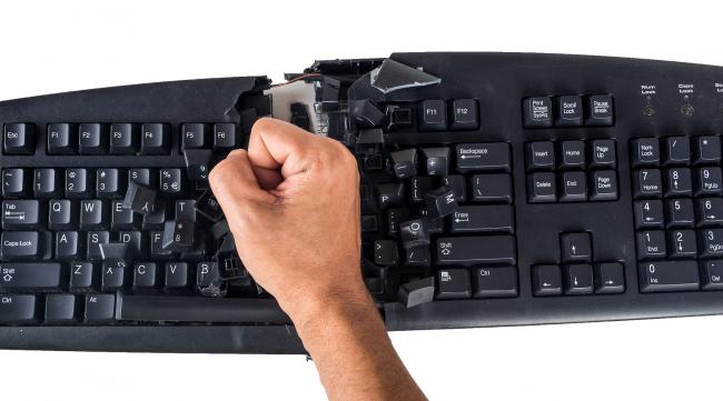 如何拆卸键盘按键