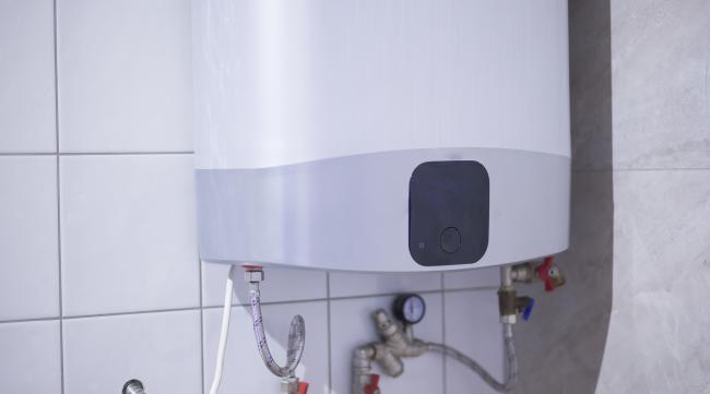 如何排空电热水器里的水