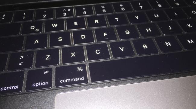 mac进水键盘不亮了