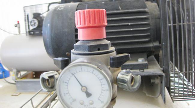 气泵启动压力怎么调低