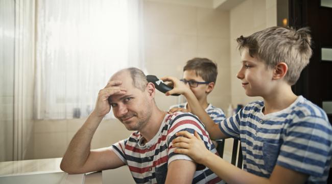 如何让孩子剪头发