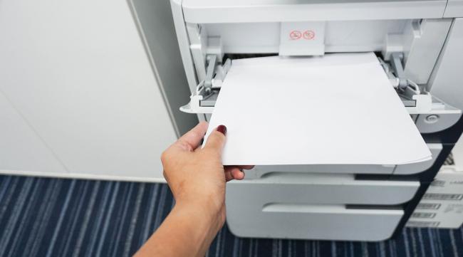 佳能打印机一直卡纸是什么原因呢
