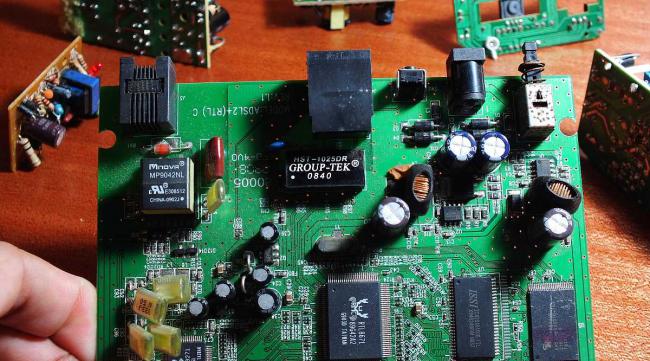 液晶电视电源板原理与维修排线图片