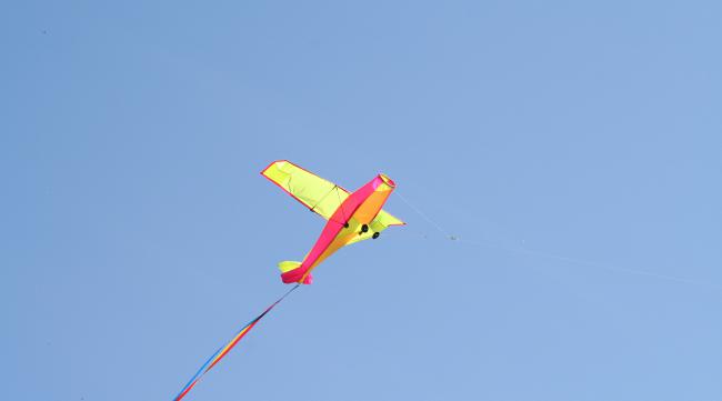 飞机风筝如何放飞的