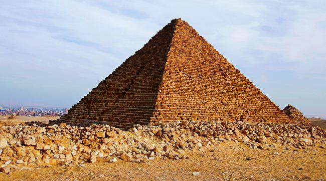 金字塔是怎么建成的视频