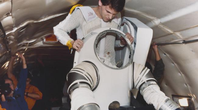 航天员在空间站怎么洗漱
