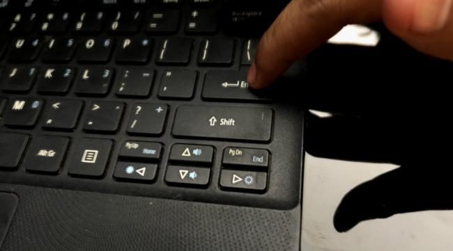 键盘灯光锁怎么解除不了