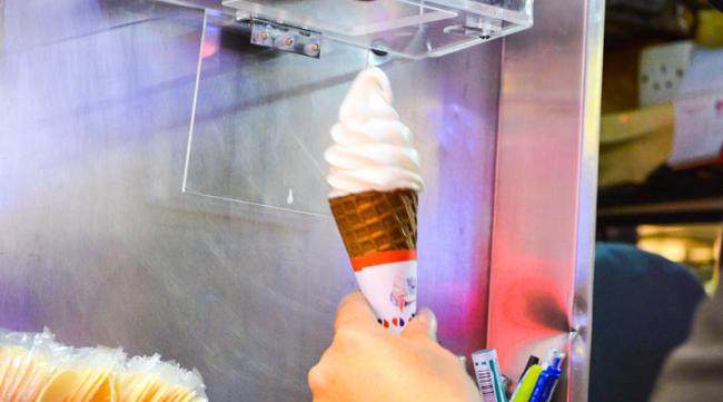 如何使用硬冰淇淋机制作冰淇淋窍门