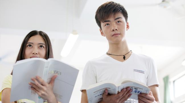 大学生自学粤语有什么好方法吗