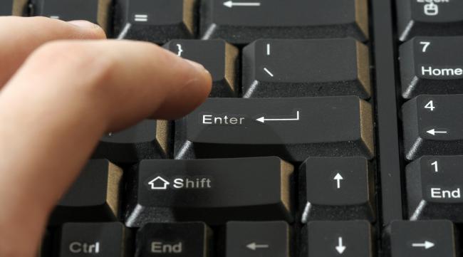键盘上左右键被锁定了怎么解除呀