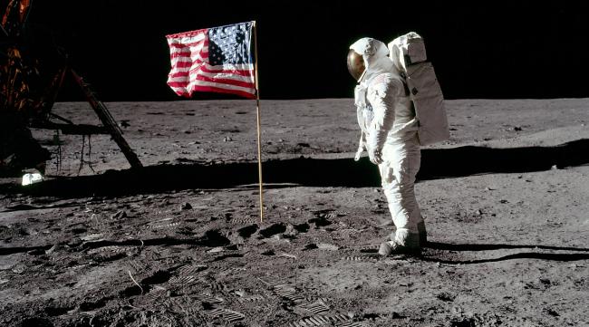 美国登陆月球时间