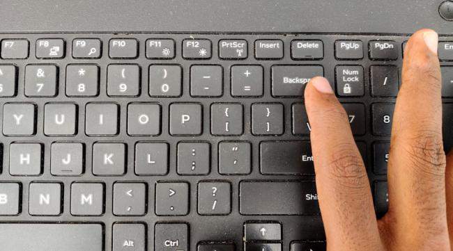 电脑一体机上找不到键盘怎么办呢