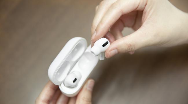 苹果耳机怎么用一只听歌