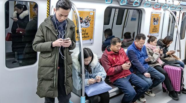 成都学生没手机怎样坐地铁呢