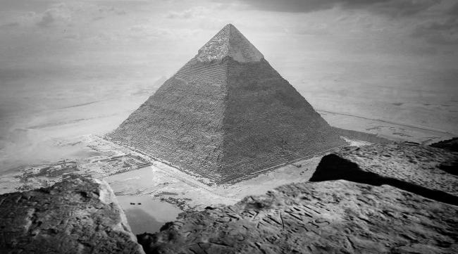 金字塔究竟是如何建成的