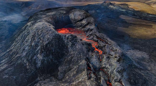 为什么火山爆发会影响岩石圈层