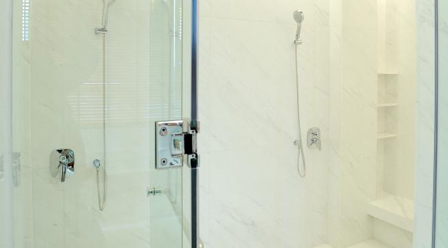 浴室吊滑玻璃门安装方法图