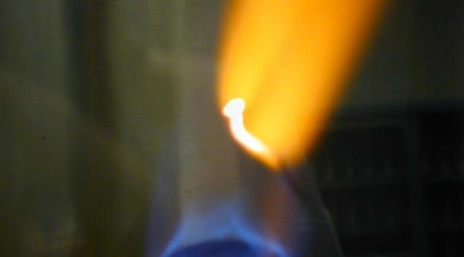 燃烧水蒸气的方法和原理