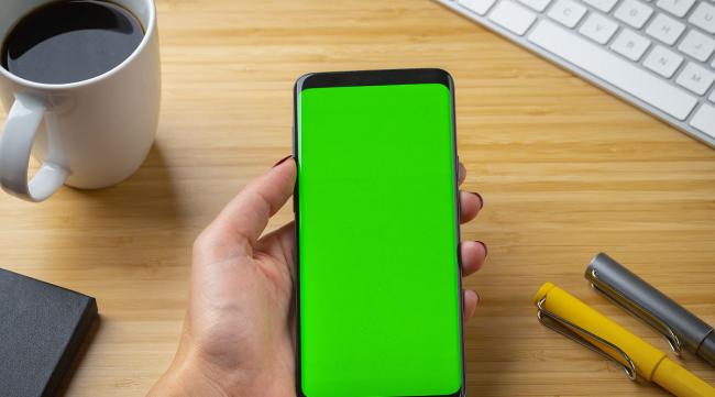 华为手机颜色变深绿色了