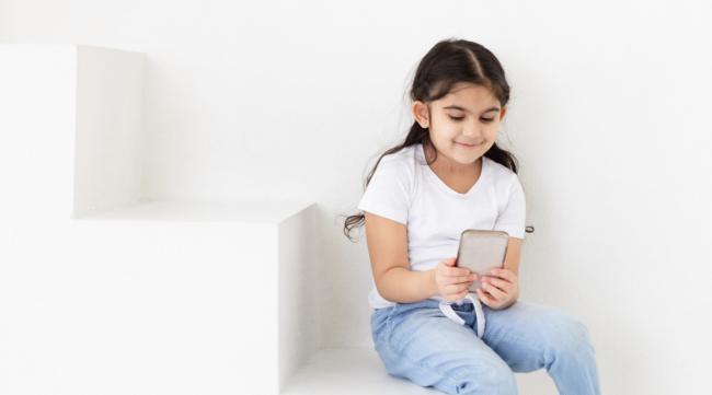 7岁孩子爱玩手机怎么办