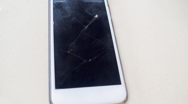 手机屏幕脏了怎么才能擦干净