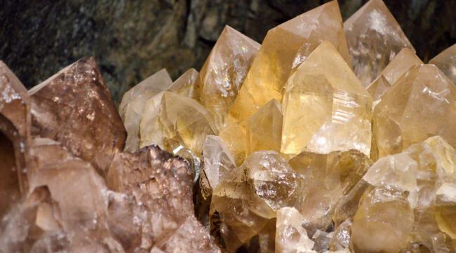 天然水晶的生长环境是怎样的呢