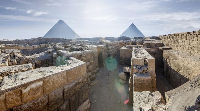 金字塔是巨人建的吗